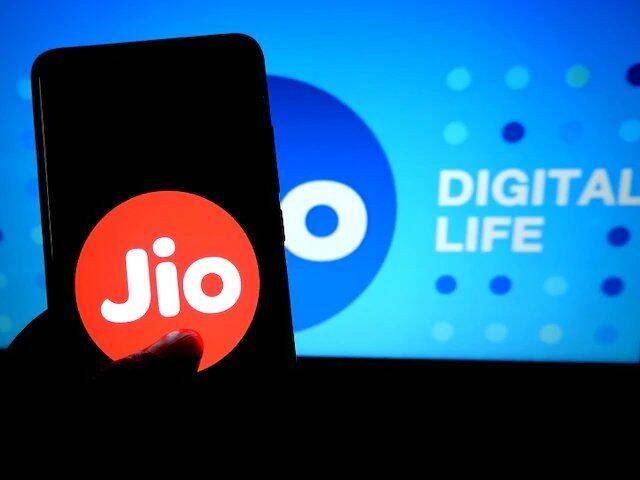 Reliance Jio : 249 रुपयांच्या प्लॅनमध्ये 56GB डेटा, अनलिमिटेड कॉलिंग आणि फ्री ऑफर्स