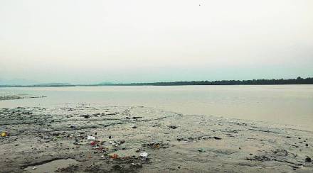 साकेत, नागला बंदर, कोलशेत या भागातील खाडी सुशोभीकरणाचे काम डिसेंबपर्यंत पूर्ण करण्यासाठी पालिकेने पावले उचलली आहेत. 