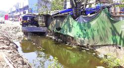 नाल्याच्या अर्धवट कामामुळे जिवाला धोका