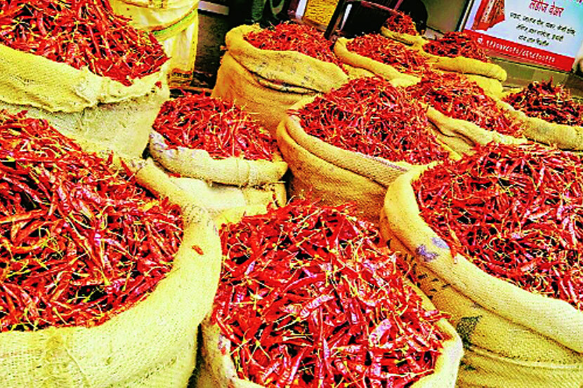 लाल मिरची किमतीला तिखट