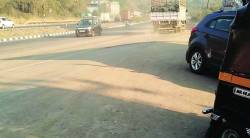 महामार्गावरील उलटमार्गी प्रवास धोक्याचा