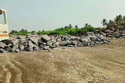 धूपप्रतिबंधक बंधाऱ्याला मुहूर्त