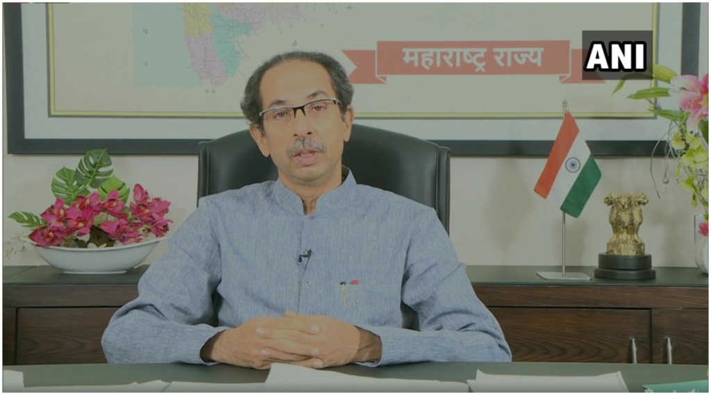 हवाई मार्गाने ऑक्सिजन आणण्यासाठी केंद्राने मदत करावी, मुख्यमंत्र्यांची पंतप्रधानांकडे मागणी