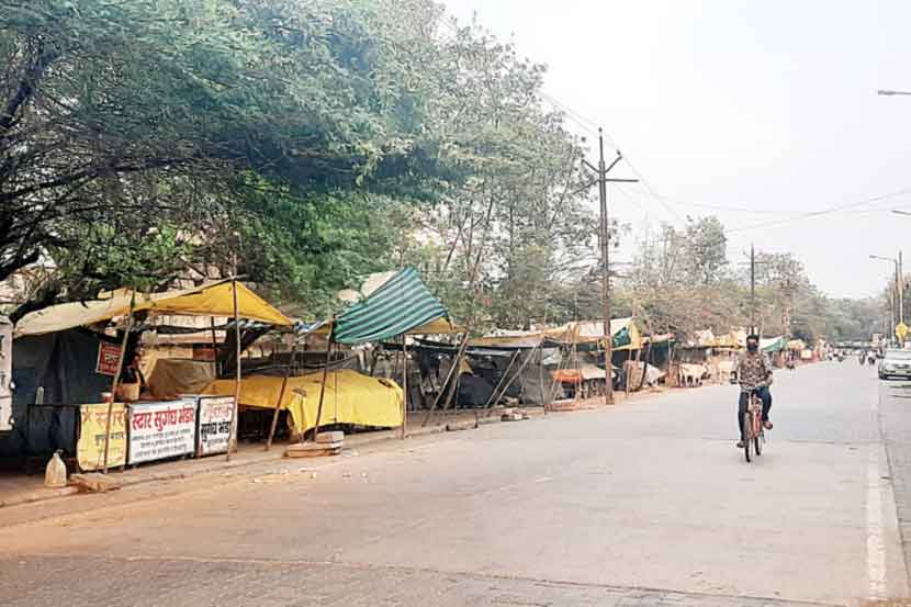 दुपारची गर्दी आता सकाळच्या सत्रात दुपारची गर्दी आता सकाळच्या सत्रात