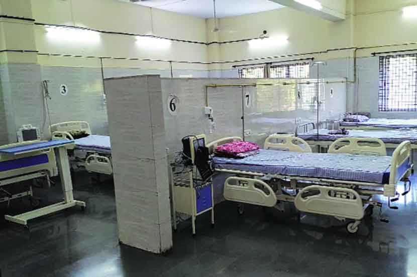 पालघर जिल्हा प्रशासनाने आदेश दिल्यानंतर नवीन करोना काळजी केंद्र तसेच खाजगी रुग्णालयांमध्ये उपचार व्यवस्था उभारण्यात येत आहे.