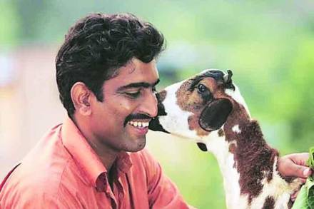 रुग्णसंख्या महाराष्ट्रात जास्त, मग लसींचा पुरवठा कमी का? या अभिनेत्याचा सवाल; राजकारण्यांचीही केली कानउघडणी