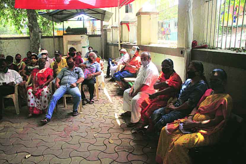 ठाणे जिल्ह्य़ात लसीकरण गोंधळाविना ठाणे जिल्ह्य़ात लसीकरण गोंधळाविना