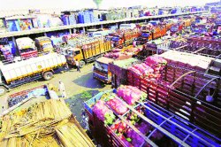बाजार समितीत रुग्णवाहिकेचा अभाव
