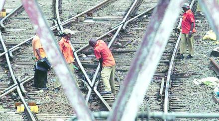 रेल्वे हद्दीत तांब्याच्या तारांची चोरी पाच जणांना अटक
