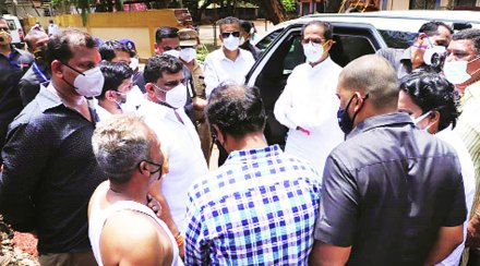 विरोधी पक्षनेत्यासारखा वैफल्यग्रस्त नाही – उद्वव ठाकरे
