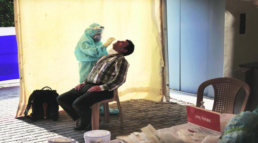 एप्रिलमधील करोनाबाधितांची संख्या गतवर्षीच्या १२ महिन्यांपेक्षा अधिक