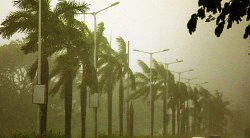 नवी मुंबईला ‘तौक्ते’चा तडाखा