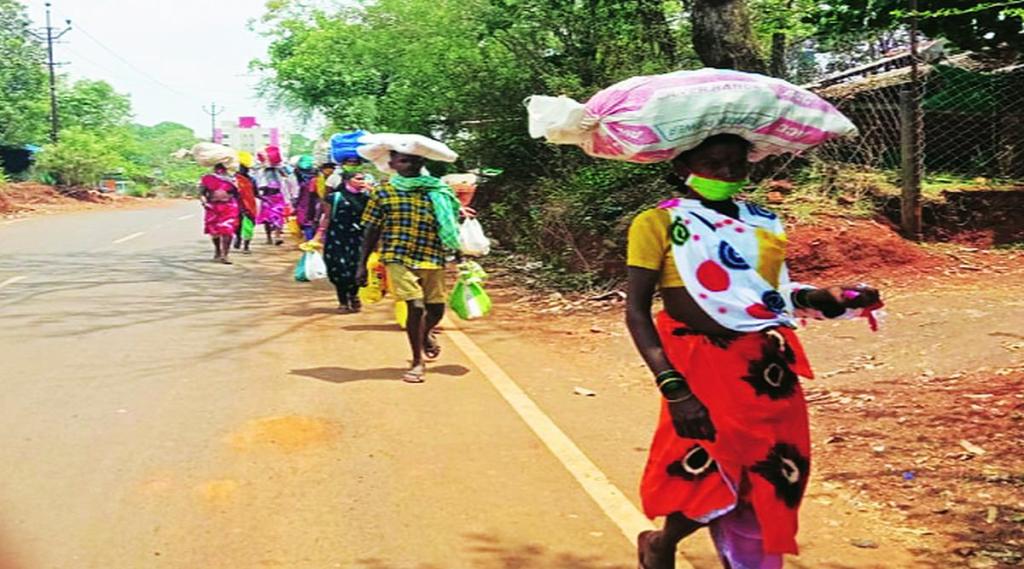 पावसाळ्यापूर्वीच्या खरेदीसाठ ५० किलोमीटरची पायपीट