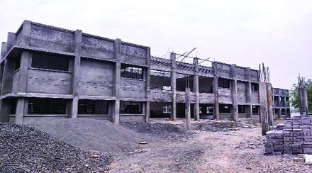 महिला रुग्णालयाची वास्तू राजकीय अभिनिवेशापोटी रखडली