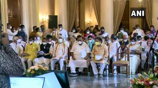 ममतांच्या तिसर्या मंत्रिमंडळात 43 सदस्यांनी घेतली शपथ