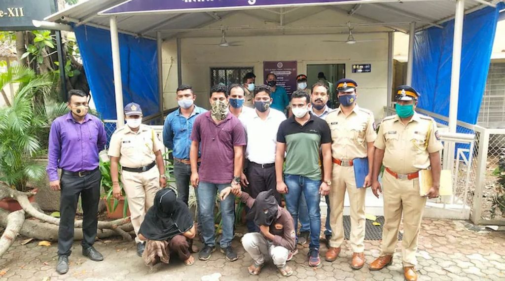 धक्कादायक! पतीची हत्या करुन किचनमध्येच पुरला मृतदेह; मुंबई पोलिसांना १२ तास करावं लागलं खोदकाम धक्कादायक! पतीची हत्या करुन किचनमध्येच पुरला मृतदेह; मुंबई पोलिसांना १२ तास करावं लागलं खोदकाम