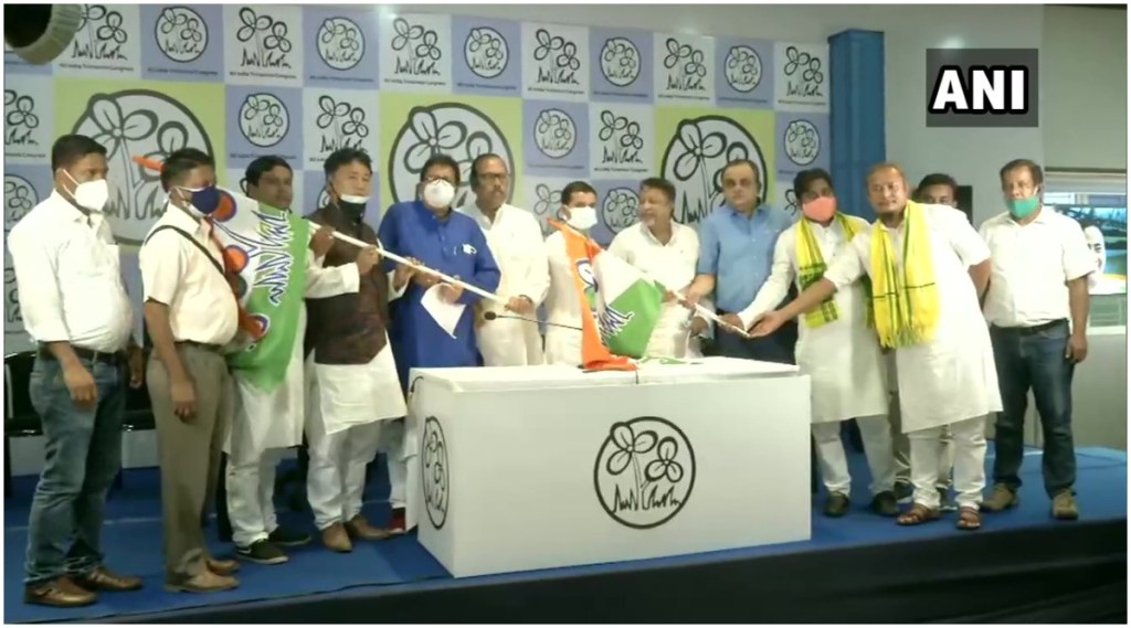  West Bengal : district BJP president Ganga Prasad Sharma joins TMC