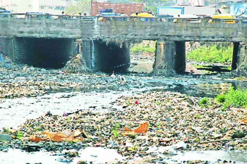 नद्यांमधील कचरा अडवण्यासाठी तीन वर्षांत पुन्हा खर्च