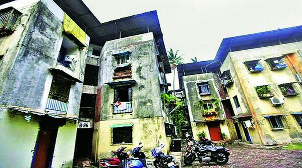 ४७ अतिधोकादायक इमारतींत वास्तव्य