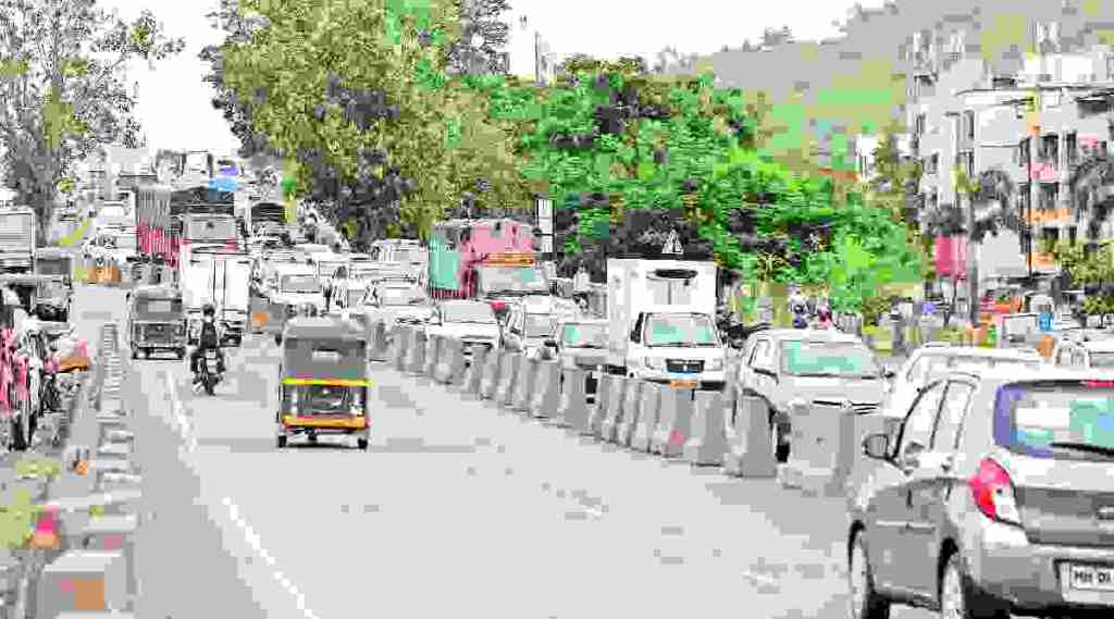 ऐनवेळी सभेला परवानगी दिल्याने पामबीच मार्गावर खोळंबा