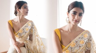 pooja-hegde-flaunts-her-saree-look-in-a-saree