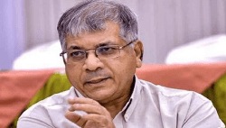 मुस्लीम आरक्षणाबाबत आरएसएस, राष्ट्रवादीची भूमिका सारखीच ; अ‍ॅड. प्रकाश आंबेडकर यांची टीका