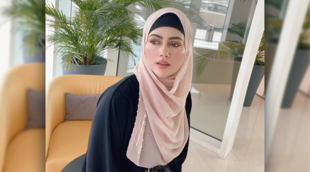 sana khan hijab image