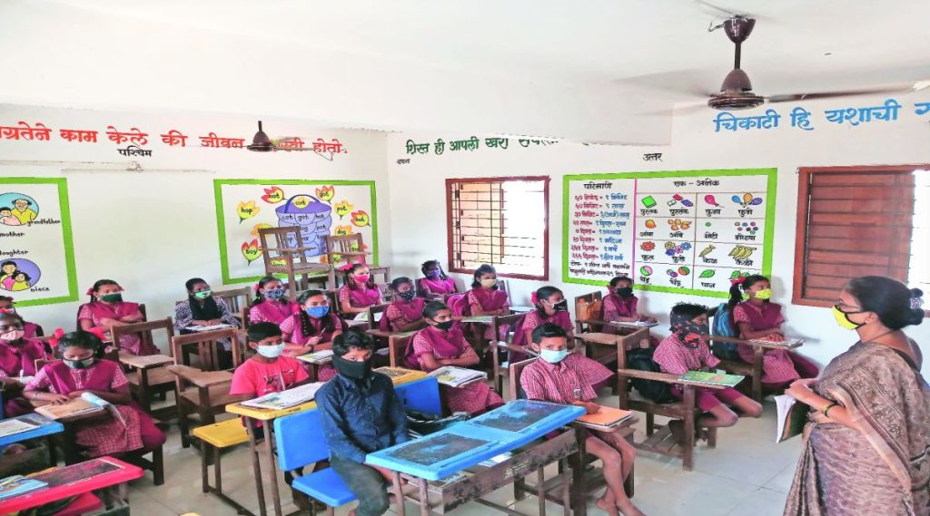 आदिवासी विद्यार्थ्यांचा शैक्षणिक विकास