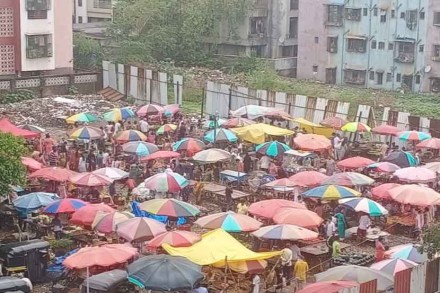 एप्रिल महिन्यापासून लागू असलेली टाळेबंदी शिथिल करताना राज्य शासनाने पाचस्तरीय टप्पे जाहीर केले होते. एप्रिल महिन्यापासून लागू असलेली टाळेबंदी शिथिल करताना राज्य शासनाने पाचस्तरीय टप्पे जाहीर केले होते.