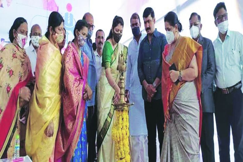 उपमुख्यमंत्री अजित पवार यांच्या वाढदिवसानिमित्त आयोजित नोकरी महोत्सवाचे उद्घाटन रूपाली चाकणकर यांच्या हस्ते झाले.