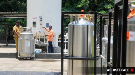 second contract before the completion of the work to the company assigned to build the oxygen plant in Mumbai Allegation of BJP MLA Amit Satam