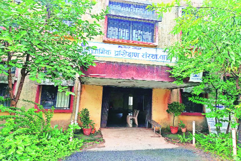 वाडय़ातील औद्योगिक प्रशिक्षण संस्थेला अवकळा