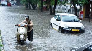 mumbai monsoon, mumbai rains, heavy rainfall, waterlogging, high tide