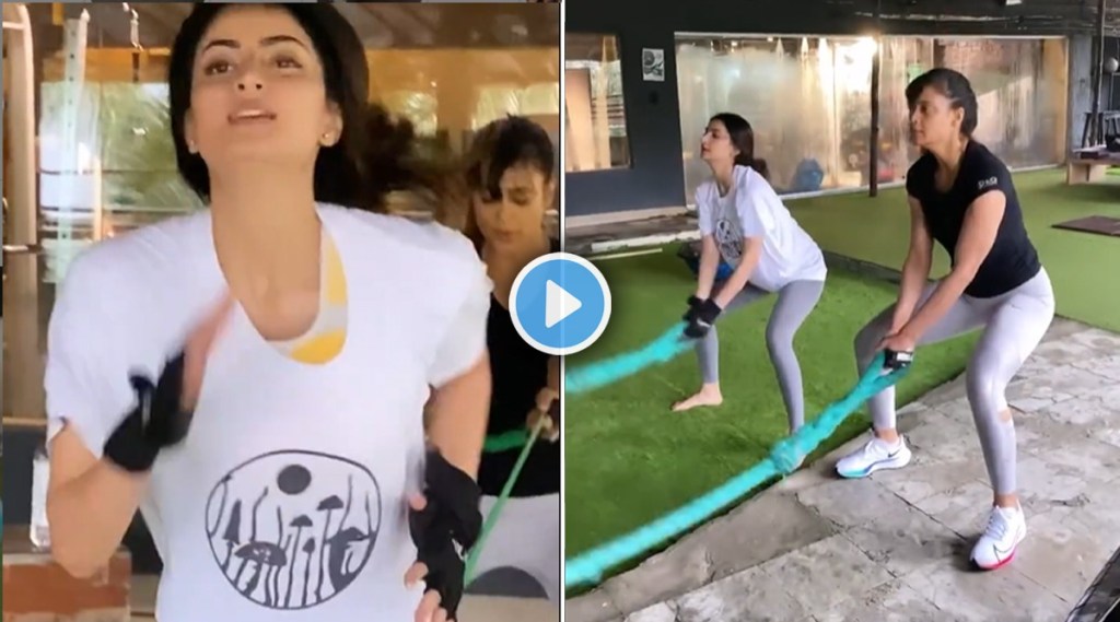 shweta-tiwari-daughter-palak-tiwari-workout-video