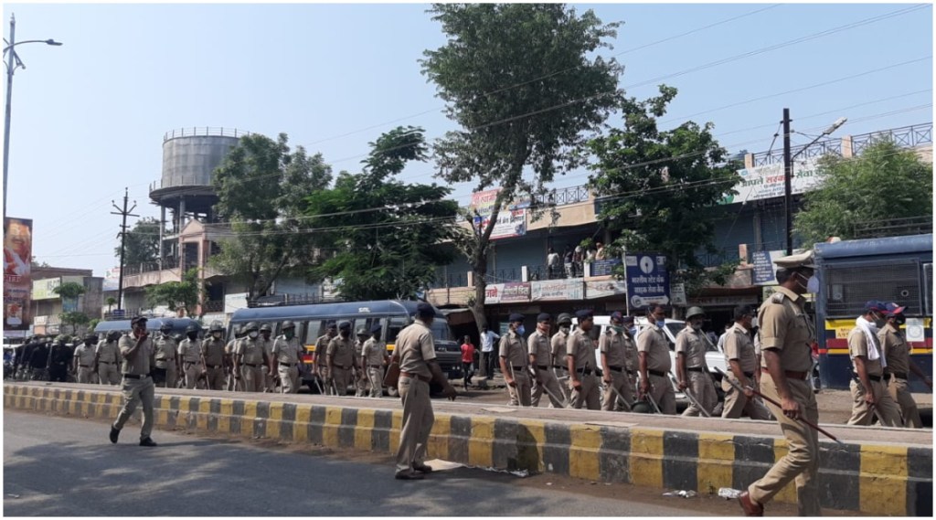 Large police contingent in Darwha Yavatmal