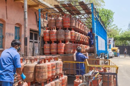 विनाअनुदानित घरगुती सिलेंडरच्या दरात पुन्हा वाढ; २५ रुपयांनी महागला सिलेंडर