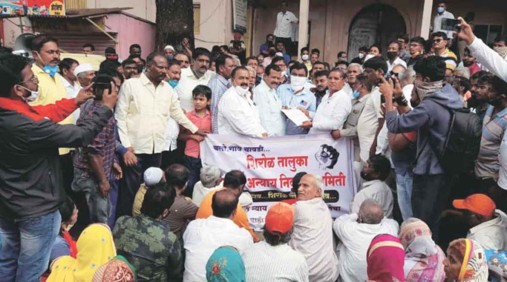 कुरुंदवाड शहरात पूरग्रस्त अन्याय निवारण समितीने मोर्चा काढला.