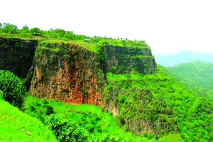 संवर्धन राखीव क्षेत्रांना अभयारण्याचा दर्जा