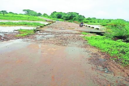 ‘सुसरी’वरील पूल धोकादायक