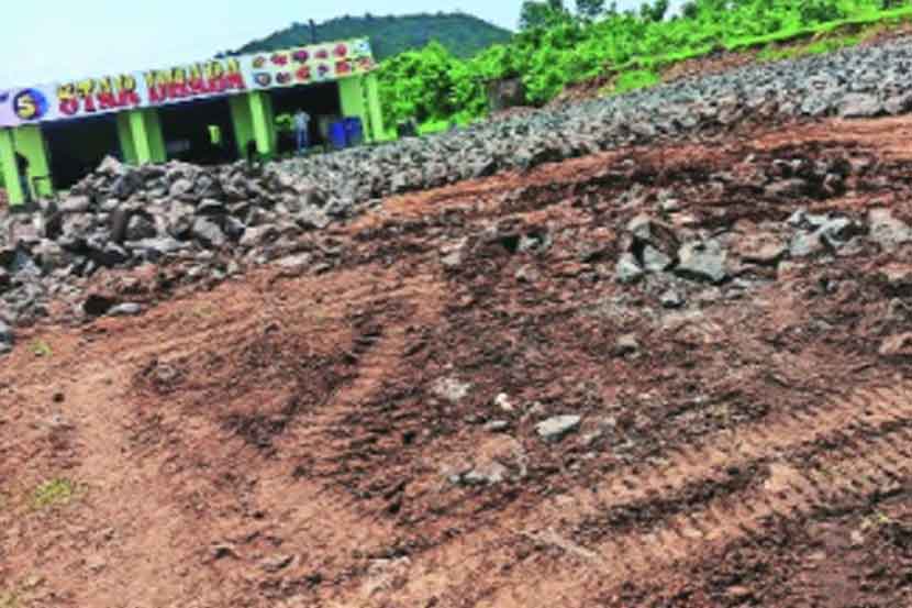 वनक्षेत्रातील अतिक्रमणाला ‘अभय’