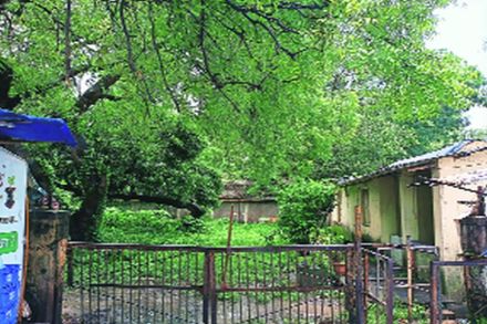 सार्वजनिक बांधकाम विभागाकडील शहर बस स्थानकासाठी आरक्षित असलेली जागा.