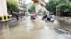 सिमेंट रस्त्यांमुळे चौक खड्डय़ांत!  