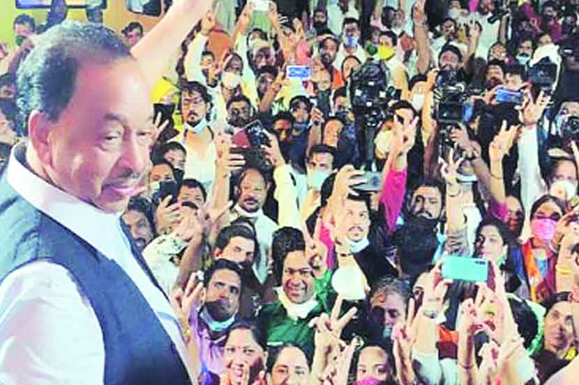 ‘एकनाथ शिंदे केवळ सही करणारे मंत्री’