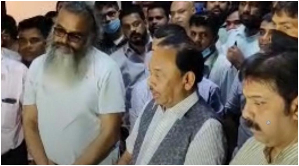 जन आशीर्वाद यात्रेमधूनच नारायण राणे हितेंद्र ठाकूरांच्या भेटीला; भाजपा कार्यकर्ते नाराज!