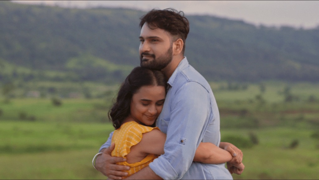 siddharth chandekar and parna pethe, siddharth chandekar, parna pethe, adhantari, siddharth chandekar upcoming marathi web series,