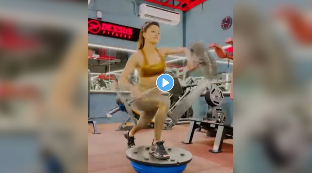 urvashi-rautela-viral-video