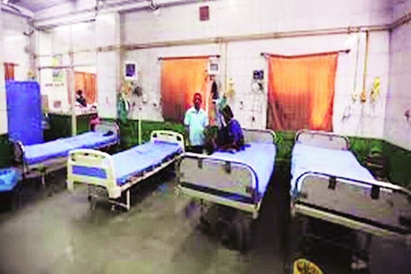 लागण दर आणि रुग्णसंख्या कमी तरीही निर्बंध