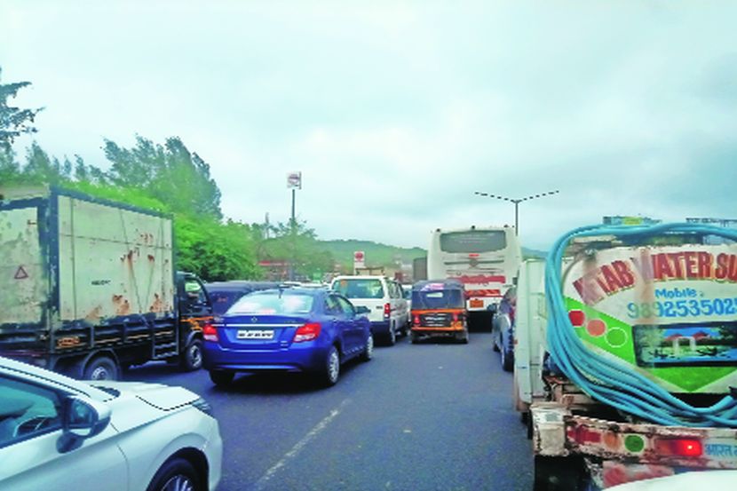 पूर्व द्रुतगती महामार्ग आणि घोडबंदर मार्गिकेवर वाहतूक बदल