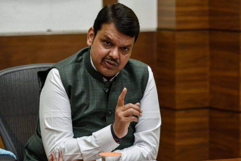 रेल्वे प्रकल्पांना निधी न देण्याचे राज्य सरकारचे धोरण आडमुठेपणाचे