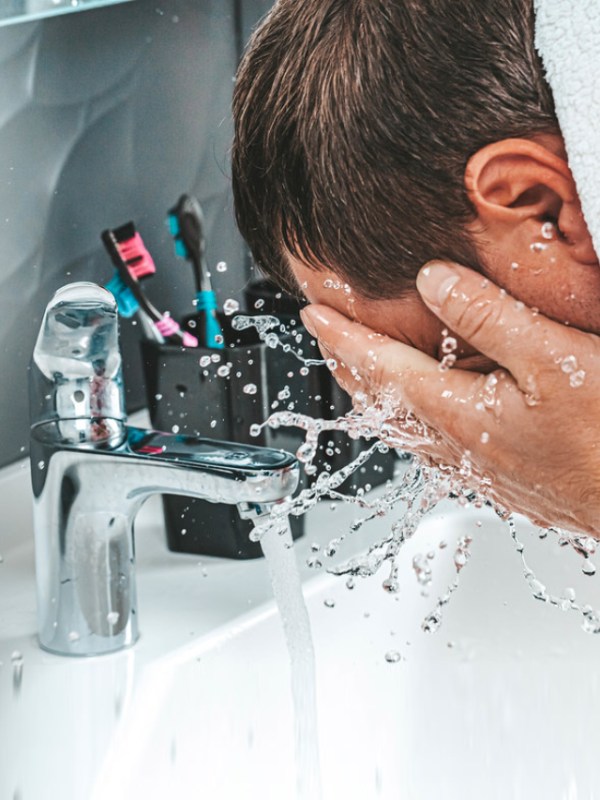 Face Wash Cold Water